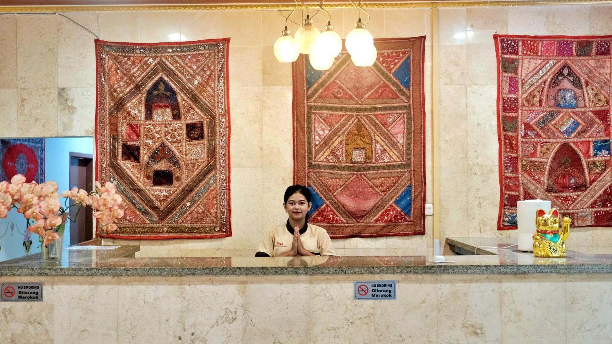 Pasifik Hotel Jakarta Exteriör bild